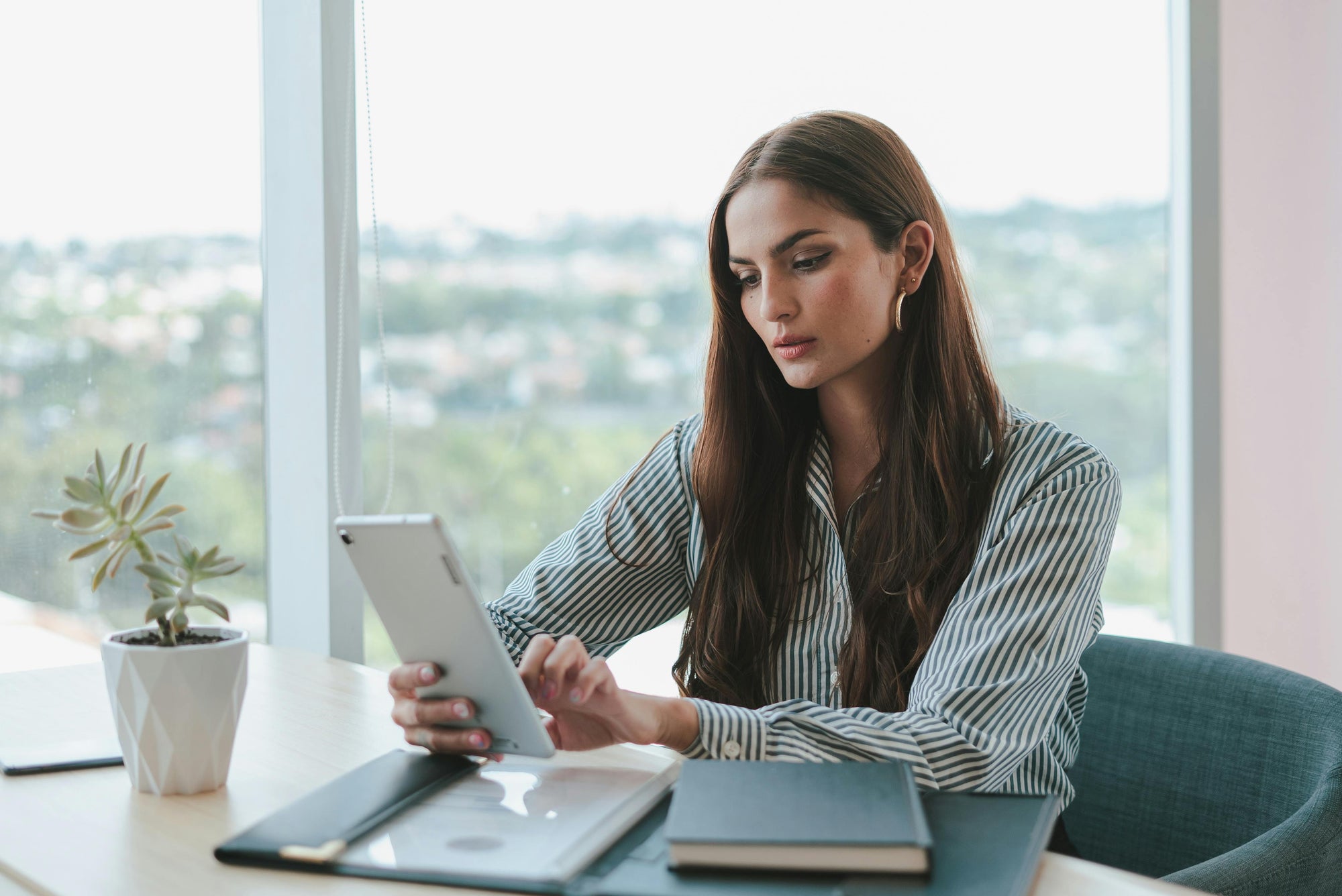 El poder de las esencias para la productividad: Transformando tu oficina en un lugar de concentración y creatividad