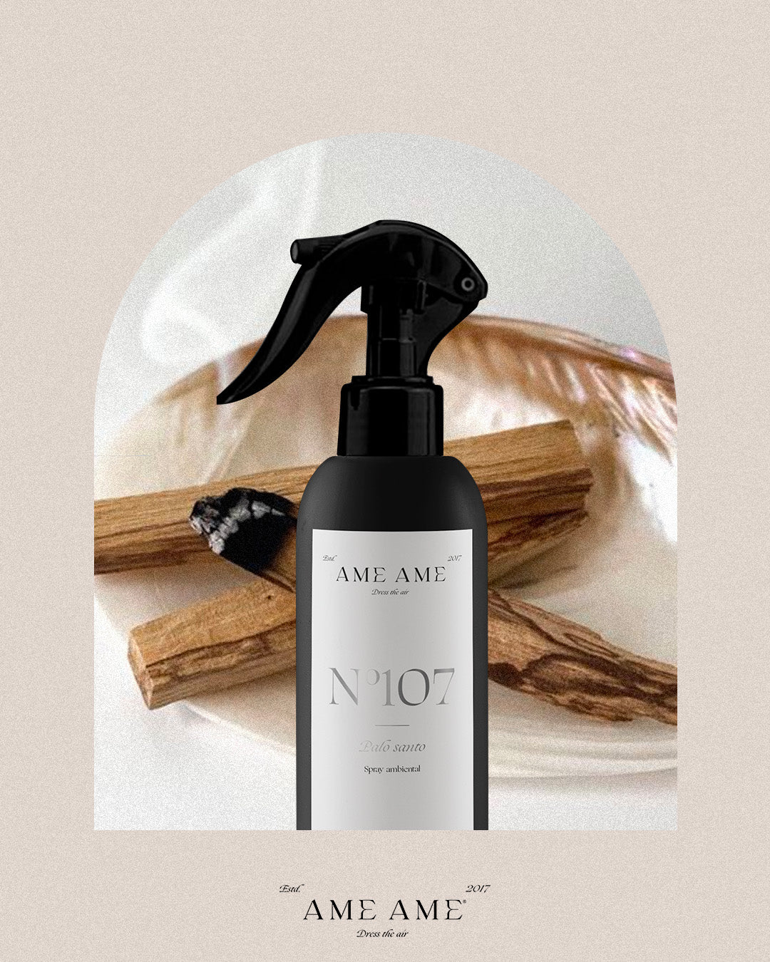 Spray Nº 107 Palo Santo. Ame Ame. Fondo de madera