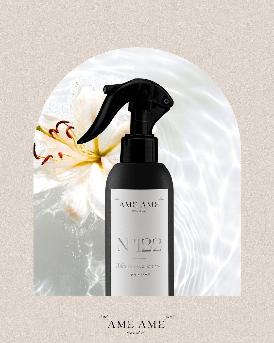 Spray Nº 122 White Flowers & Water. Ame Ame. Fondo de flores de lila blancas sobre agua