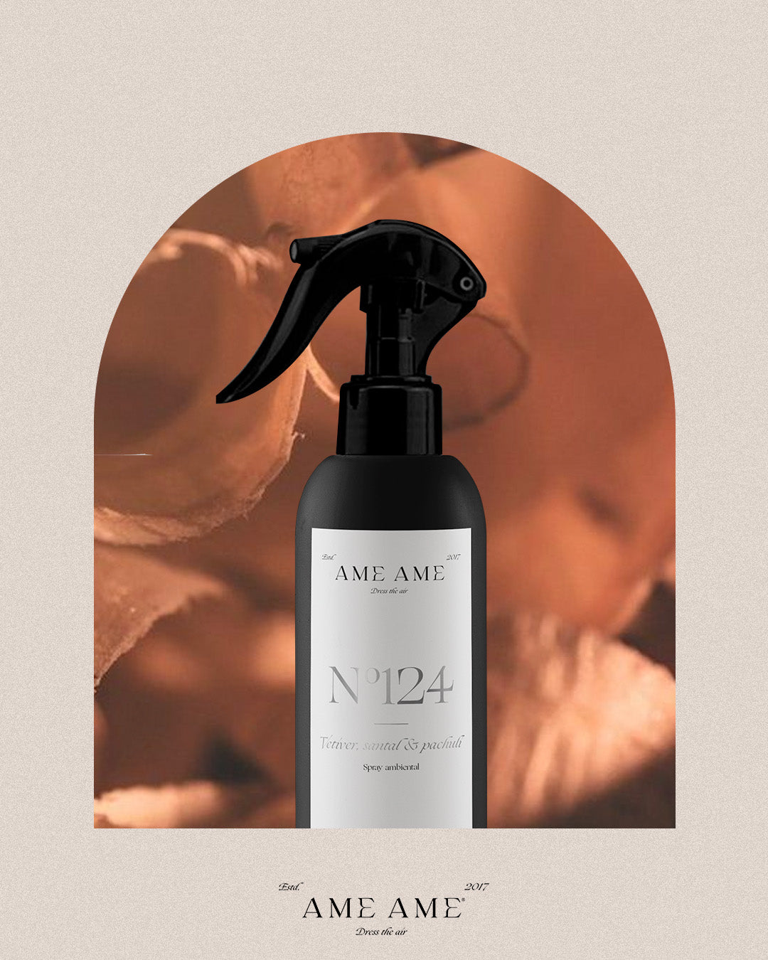Spray Nº 124 Vetiver, Santal &amp; Pachuli. Ame Ame. Fondo naranja